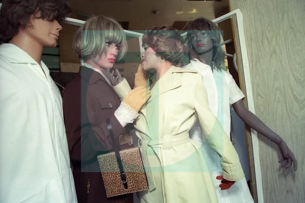 06.mannequin-date